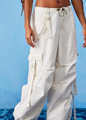 Urban Outfitters BDG Y2K Beyaz Askılı Kargo Pantolon