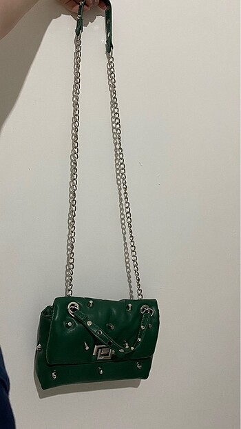 Beden yeşil Renk Stradivarius yeşil zımbalı çanta
