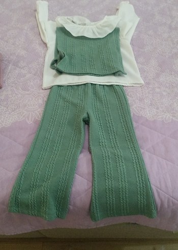 Örgü Pastel Yeşil Bebek Kız Takımı