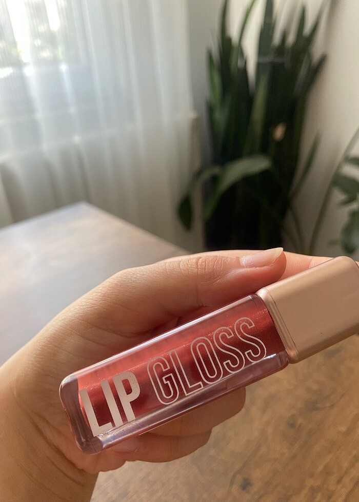 Lip Gloss Unfilter Beauty 30 Wild Cherry - Görsel 3
