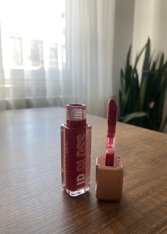 Lip Gloss Unfilter Beauty 30 Wild Cherry - Görsel 4