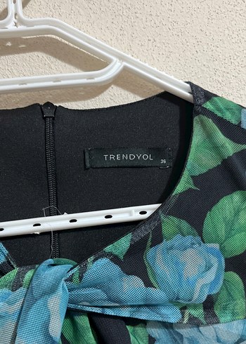 Çiçek Desenli Uzun Kollu Midi Elbise - Görsel 2