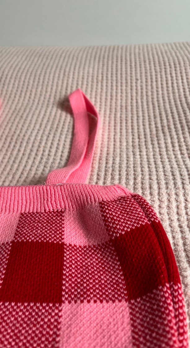 Pembe Kareli Örgü Askılı crop top - Görsel 2