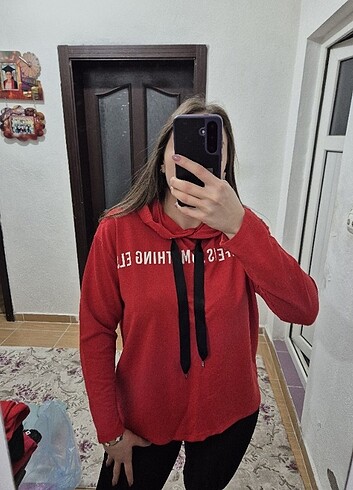 Kırmızı sweatshirt