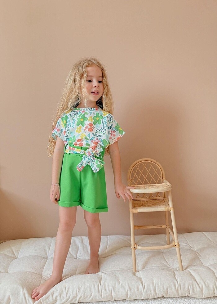 Canlı desenleriyle tam yazlık takım - Görsel 2