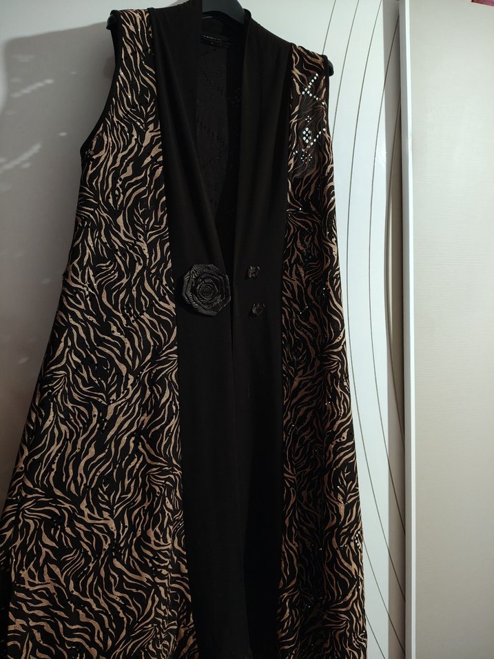 Kahverengi Zebra Desenli Uzun Kadın Yelek - Görsel 2