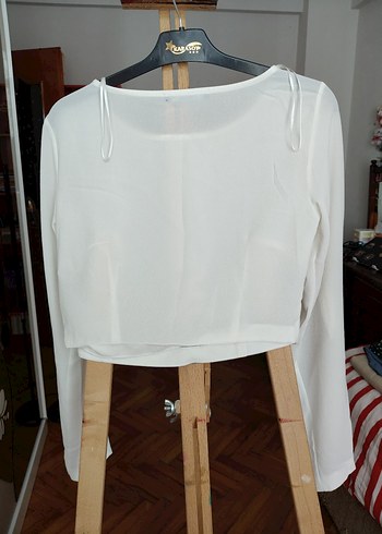 Beyaz Uzun Kollu Kısa Kesim gömlek - Görsel 3