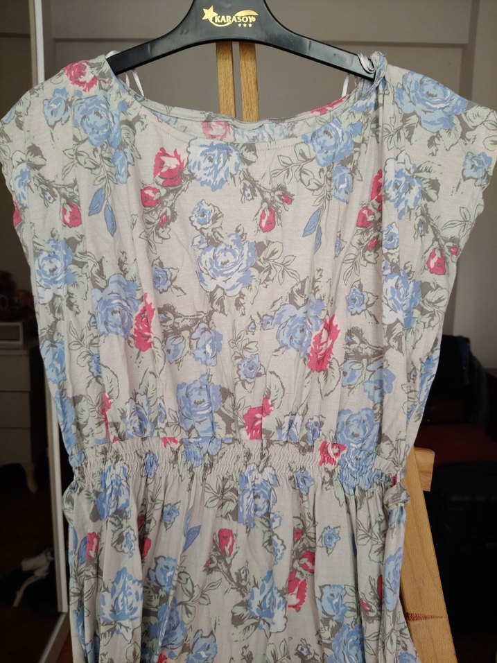 Bohem Gri Mini Elbise, Çiçek Desenli, Kolsuz - Görsel 3