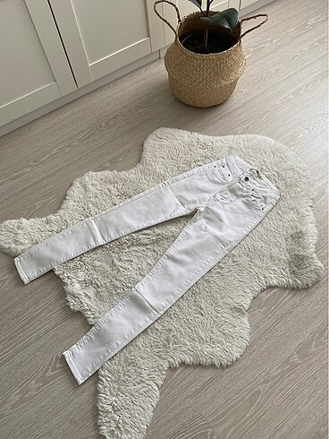 Beyaz jean pantolon