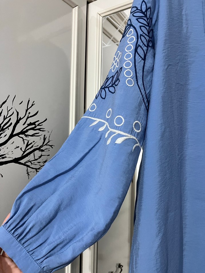 Mavi Nakışlı Uzun Keten Bohem Elbise - Görsel 3