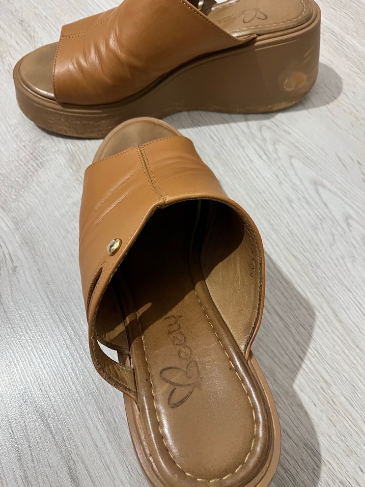 Bej Dolgu Topuklu Kadın Terlik - Görsel 3