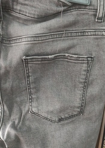 Gri Yırtık Detaylı Kadın Kot Pantolon - Görsel 4