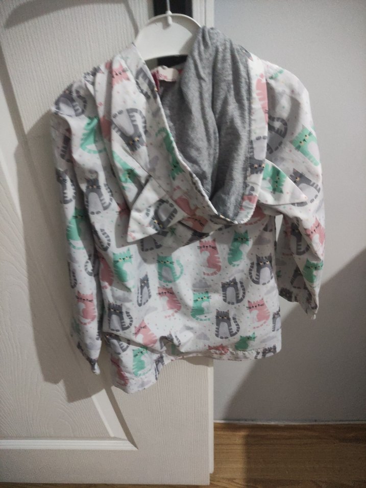 Kız Çocuk Gri Desenli Uzun Kollu yagmurluk - Görsel 4