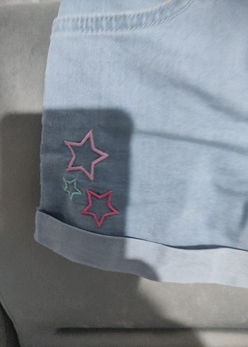 Nakışlı Mavi Kız Denim Şort - Görsel 3