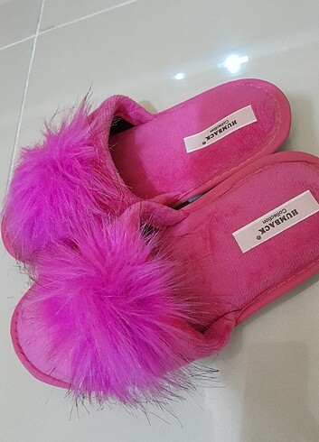 Pembe renkli 38 numara bayan ev terliği