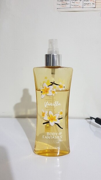 Body Fantasies 236 ml Vanilla vücut spreyi