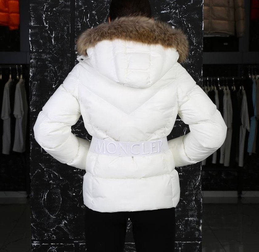 MONCLER MARKA, BEYAZ TÜYLÜ KEMERLİ MONT - Görsel 3