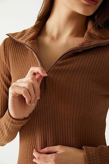 xl Beden CHİMA MARKA, FERMUARLI TRİKO CAMEL RENK ELBİSE