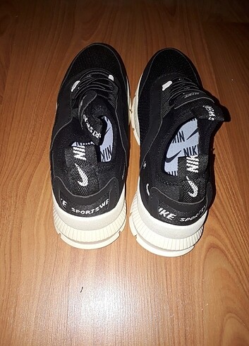 Hasarsız bayan spor ayakkabı 