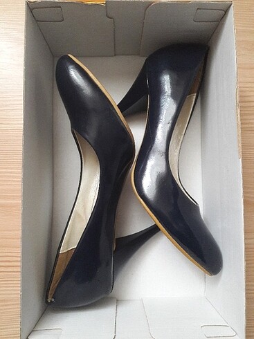 Lacivert stiletto