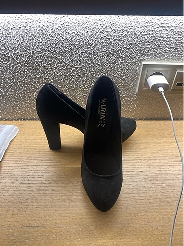 Siyah topuklu ayakkabı - Görsel 3