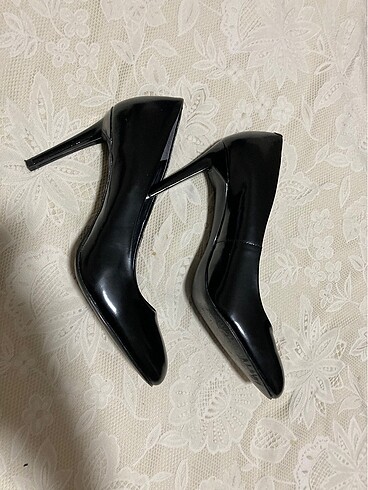 Enzo Angiolini Enzo Mat Rugan Klasik Topuklu Ayakkabı