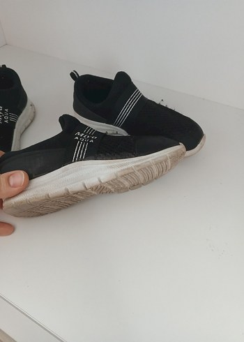 27 Beden Siyah Çocuk Spor Ayakkabı