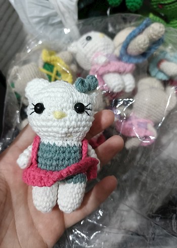 Renkli El Yapımı Tığ İşi Beyaz Kedi Oyuncak - Görsel 10