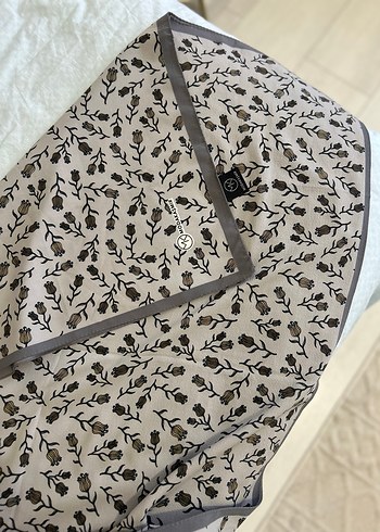 Gri Desenli Drapeli Kadın Şal - Görsel 4