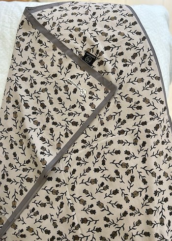 Gri Desenli Drapeli Kadın Şal - Görsel 2