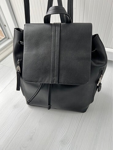 Zara siyah sırt çantası