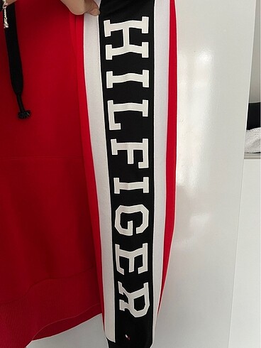m Beden kırmızı Renk Tommy hilfiger sweatshirt