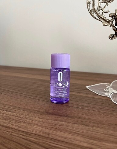 Clinique Take The Day Off