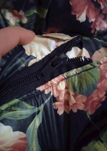 Çiçek Desenli Uzun Mont Kapüşonlu - Görsel 4