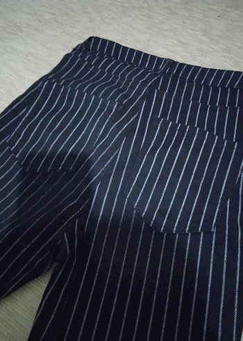 Gri Çizgili Pilili Midi Kadın Kumaş Pantolon - Görsel 4