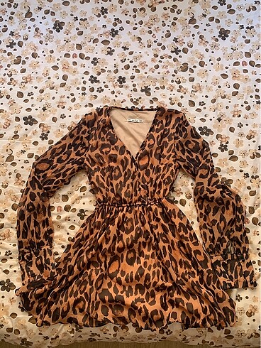 leoparlı elbise