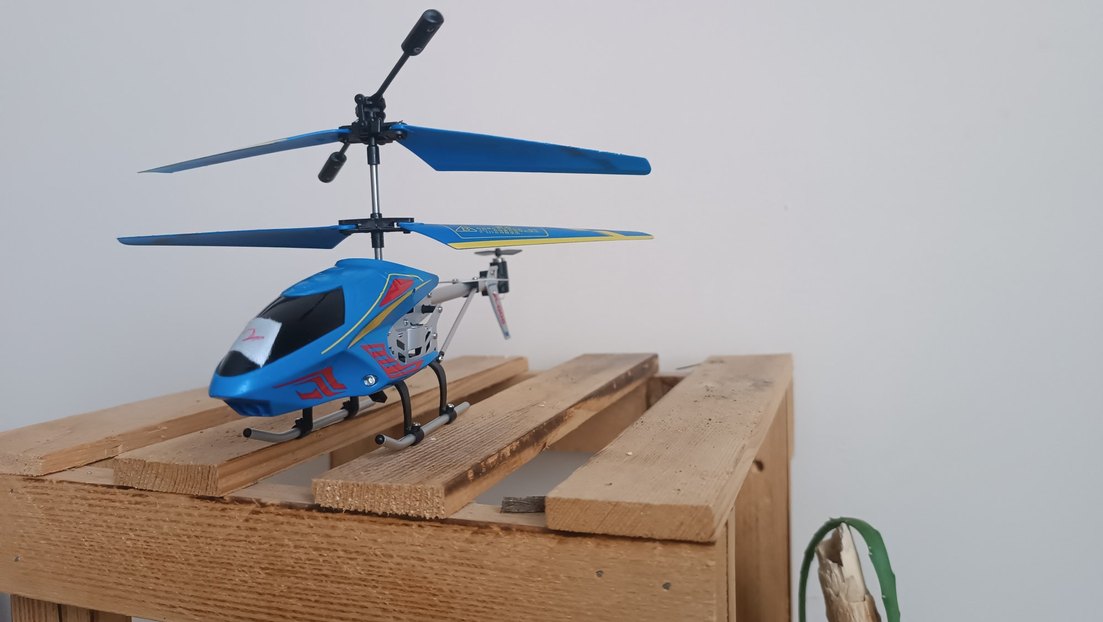 Mavi Renkli Uzaktan Kumandalı Helikopter - Görsel 3