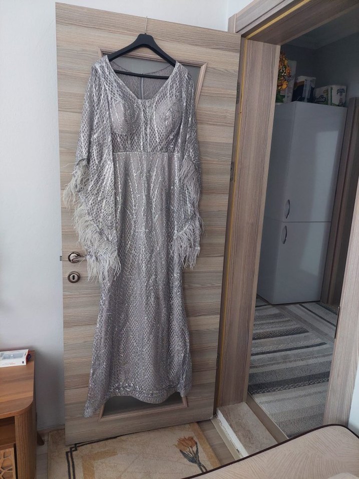 Uzun Kollu Drapeli Gri Straplez Kadın Elbise - Görsel 3