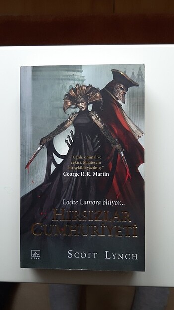 Centilmen Piç serisi 3. Kitap Hırsızlar Cumhuriyeti