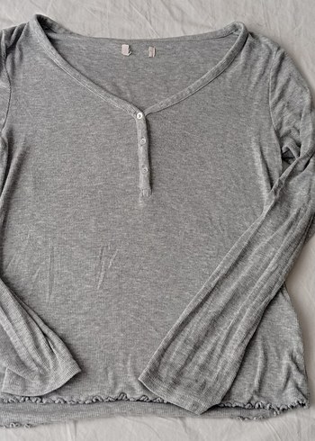 Gri V Yaka Düğmeli Uzun Kollu Kadın Kazak - Görsel 2