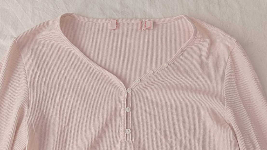 Bej V Yaka Uzun Kollu Kadın Gömlek - Görsel 2