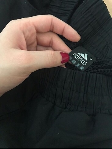 Adidas Eşofman///Ürün dol?ap uygulamasından satıldı