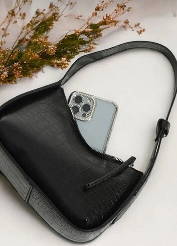 Siyah ve beyaz çanta - Görsel 2