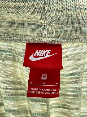m Beden çeşitli Renk PreLoved Eşofman Altı %70 İndirimli.