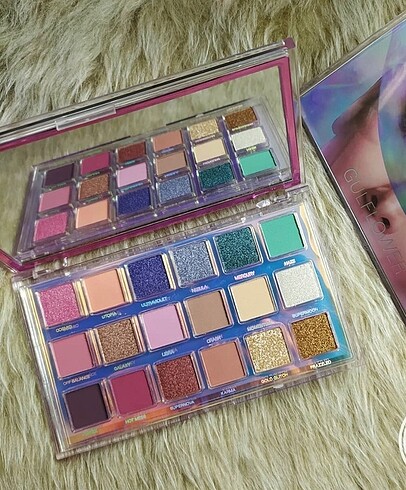 Huda Beauty Gflower galaksi far paleti serisi