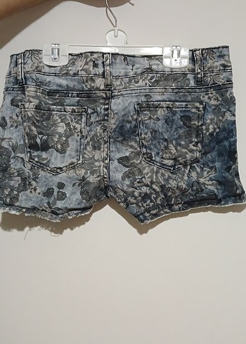 Diğer Gri Batik Desenli Mini Denim Şort