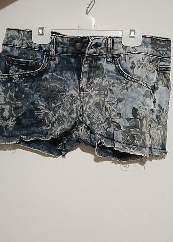 Gri Batik Desenli Mini Denim Şort