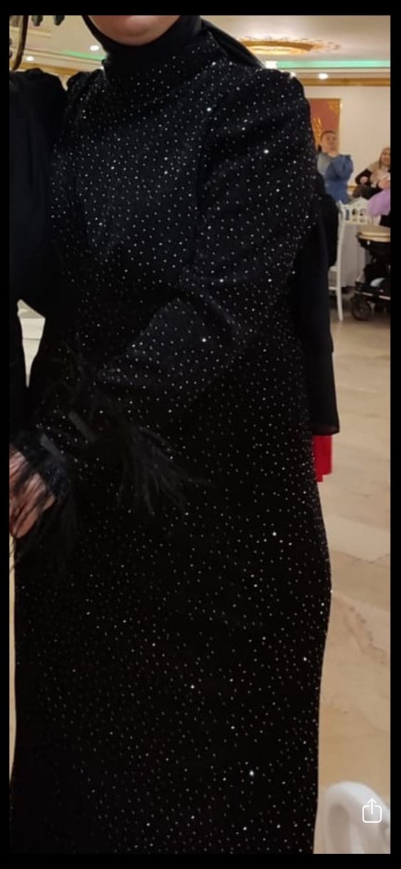 Kuş tüyü detaylı siyah uzun abiye elbise - Görsel 2