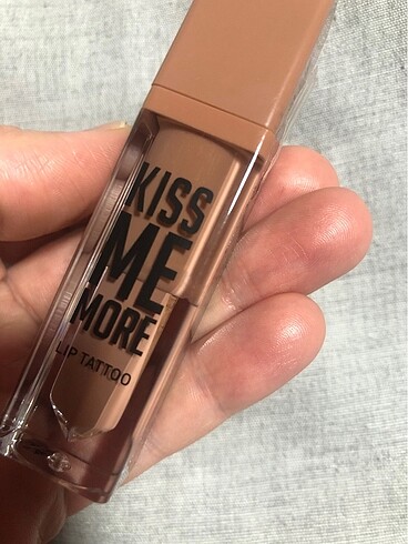  Beden kahverengi Renk Flormar kiss me likit mat ruj