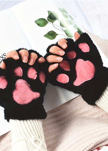 Kedi patisi şeklinde eldiven